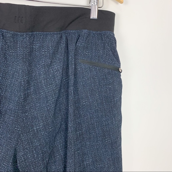 Lululemon Men's T.H.E Shorts 9" Lined Blue & Black Print Wire Weave Size Large - Picture 9 of 11
